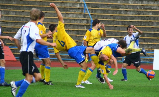 Armutu heitlus ka Meistriliiga tagumiste vahel. Foto: Agne Rauba
