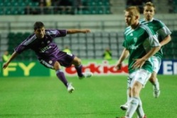 Isegi lendamisest polnud kasu - Taijo Teniste ja Eino Puri abiga suutis Levadia 1:1 viigi teenida. Foto: Märt Vassiljev