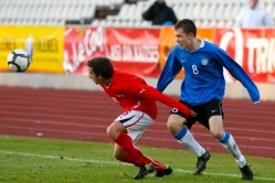 Marten Saarlas mängis lisaks SC Realile möödunud hooajal ka Eesti U-17 koondises, kus noormees sai oma jala valgeks. Foto: Hanna Odras