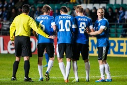 Sprei aitab kohtunikel müüri õigel kaugusel hoida. Foto: Gertrud Alatare