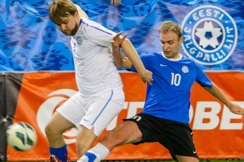 Jalkaliit purustas spordiajakirjanikud