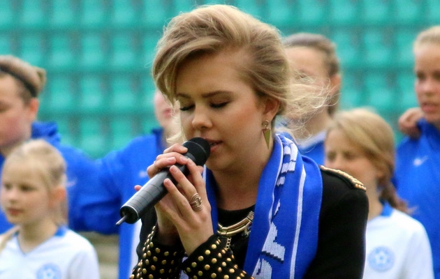 Homme esitab Eesti hümni Grete Paia