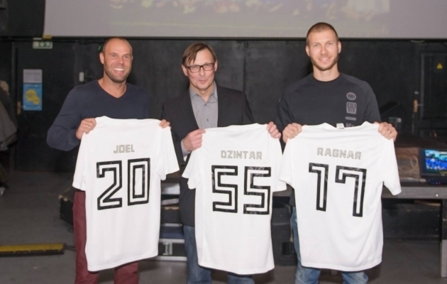 Joel Lindpere ning Džintar ja Ragnar Klavan loodavad Tallinna Kalevi noormängijatest tulevasi koondislasi kasvatada. Foto: Kalevi Facebook