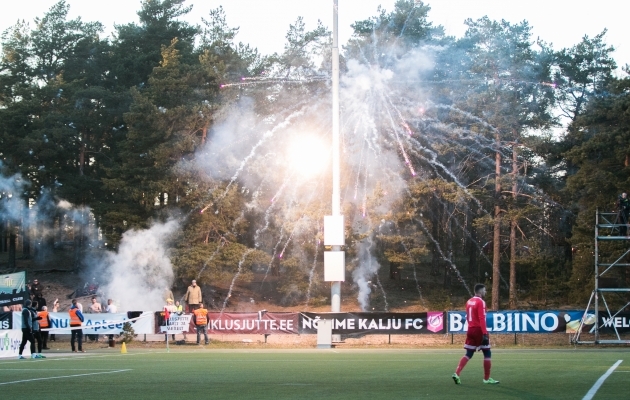 Fotod: Levadia fännide väljakule lastud tulevärk