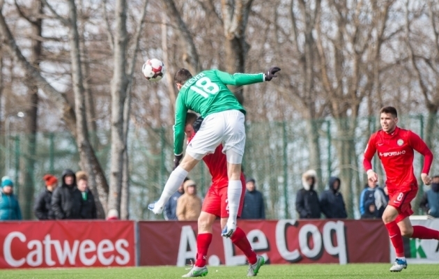 Video: Trans hoidis Levadia nulli peal