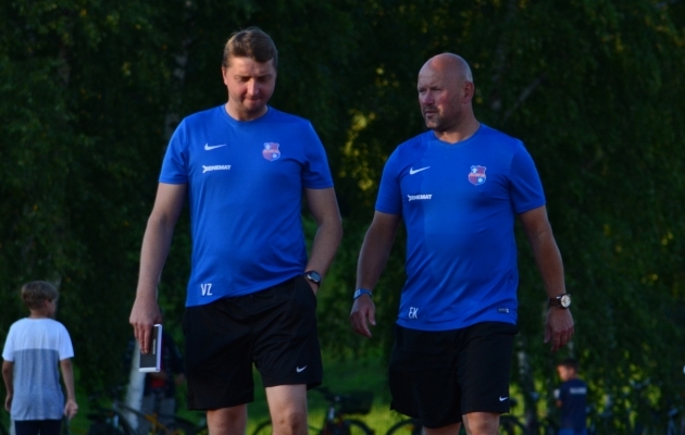 Paide peatreener Zahovaiko vasakul, abitreener Erki Kesküla paremal. Foto: Liisi Troska