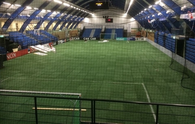 Aegvõte: Kalevi spordihalli kerkis kunstmuruväljak
