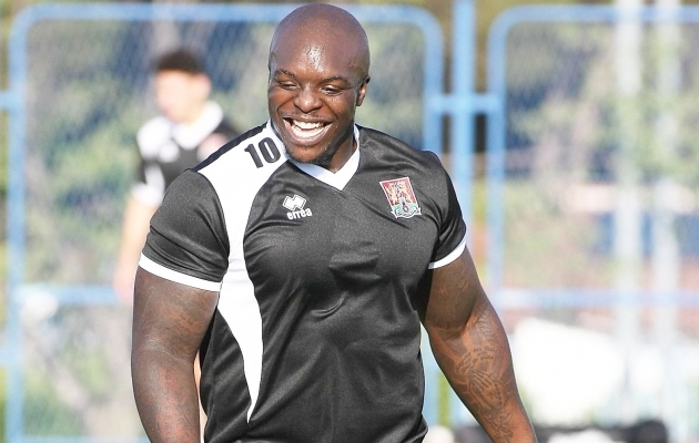 Adebayo Akinfenwa puhul ei saagi kindel olla, kas suurem on mees või legend. Foto: footballstopten.com