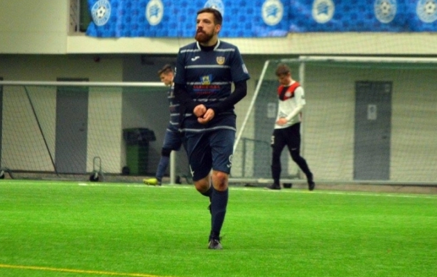Jameshardeniliku habemega Pelle Pohlak Kuressaares tutvustamist ei vaja. Foto: Kuressaare Facebook