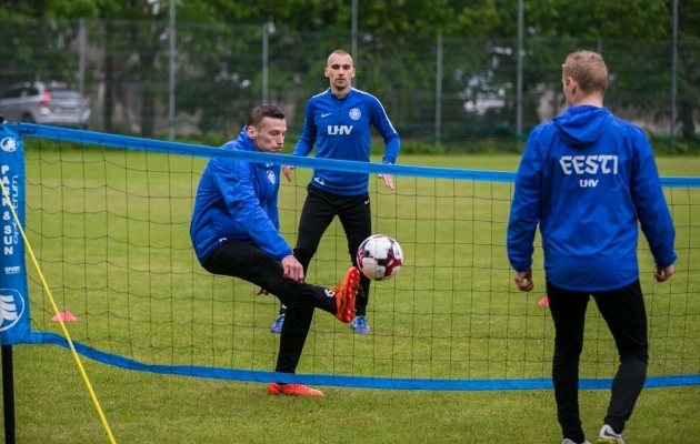 Video: koondis on koos ja teeb Kreekas trenni