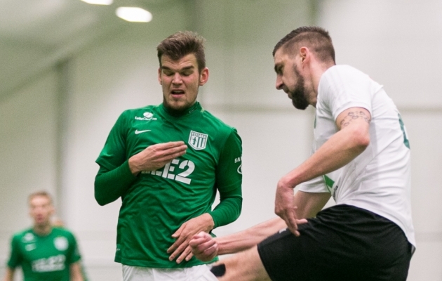 Liivak sõitis Floraga Rootsi, Mööl mitte