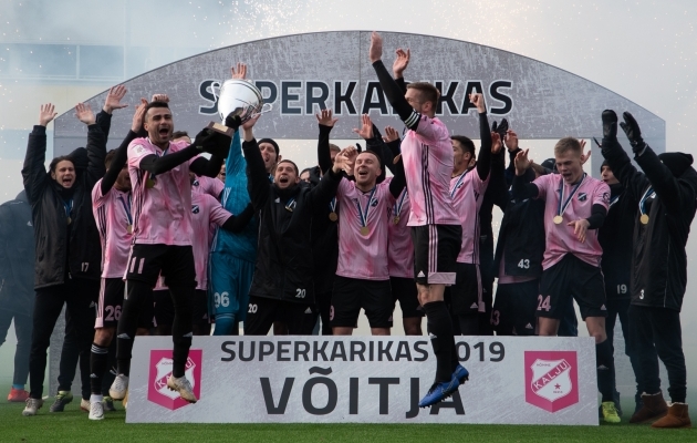 Nõmme Kalju võitis pühapäeval klubi ajaloo esimese Eesti superkarika. Foto: Liisi Troska