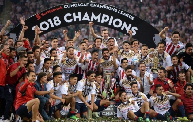 Guadalajara meeskond 2018. aasta CONCACAF-i Meistrite liiga v&otilde;itu t&auml;histamas. Foto: wakingthered.com