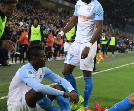 Naerusuise Balotelli uus tulemine sai veel ühe loomingulise jätku