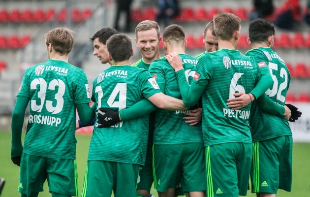 Levadia meeste n&auml;od olid naeru t&auml;is. Foto: Brit Maria Tael