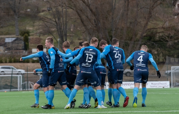 FC Kuressaare tõusis Viljandis teise poolajaga 0:1 kaotusseisust 2:1 võidule. Foto: Liisi Troska