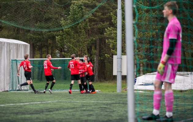 Nõmme Unitedi meeskond tähistab 1:0 juhtväravat. Foto: Brit Maria Tael