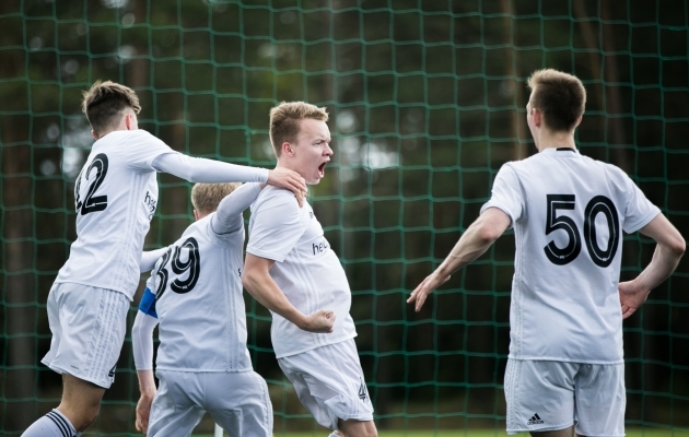 Nõmme Kalju U21 tähistab 82. minutil sündinud Sander Taani 2:1 tabamust. Foto. Brit Maria Tael