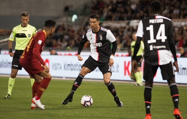 Kahes eelmises m&auml;ngus p&auml;&auml;stis just Ronaldo Juventuse kaotusest, sest 27. aprilli duellis Milano Interiga l&otilde;i ta 1:1 viigiv&auml;rava 62. minuti. ning n&auml;dala eest peetud Torino derbis aitas tema 84. minuti tabamus Juventusel v&auml;ltida koduv&auml;ljakukaotust FC Torinole. Foto: Jana Pipar