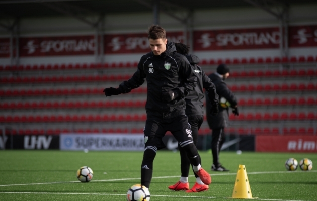 Tipphetked: Krutogolovi hiline penalti tüüris miniderbi viigisadamasse