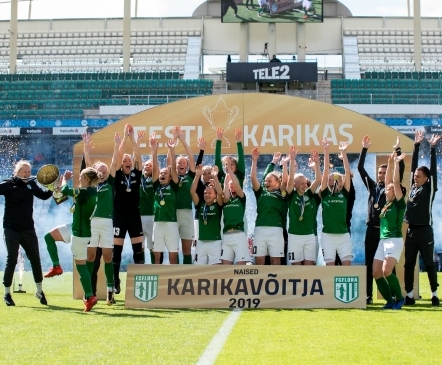 VAATA JÄRELE: Flora lõi suures duellis Pärnule koguni neli vastuseta väravat ja tõstis taas karika