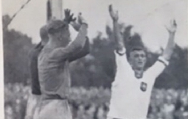 Sakslased on &auml;sja viigiv&auml;rava l&ouml;&ouml;nud. V&otilde;i siiski mitte? Foto: Kicker, 1937