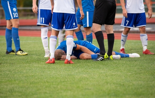 Video: kas Tammeka kapten Tekko oleks pidanud sarnaselt Džumadilile saama punase kaardi?
