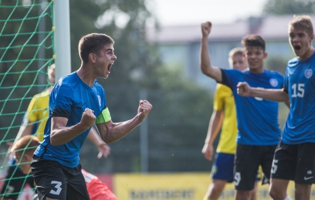 Maksim Paskotši (vasakul) juubeldamas, toona veel U17 koondise kaptenina. Foto: Jana Pipar / jalgpall.ee