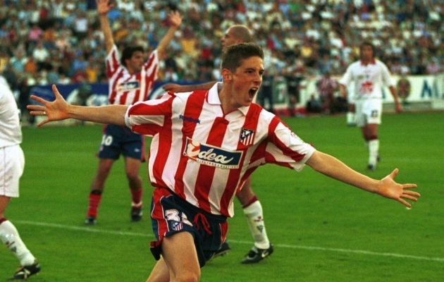 Alles see oli, kui verinoor Torres esimest korda Atletico r&uuml;&uuml; selga t&otilde;mbas. Foto: Atletico Twitter