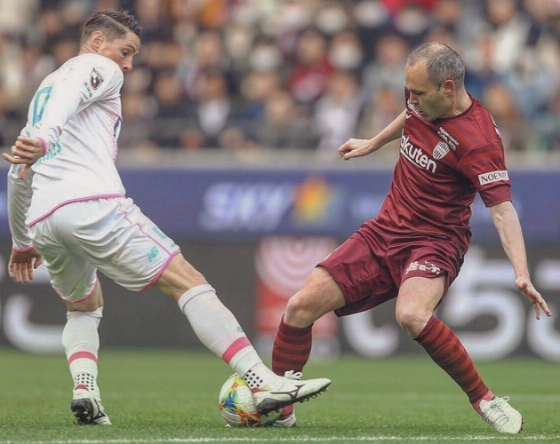 Torres Iniesta vastu. S&otilde;brad said El Nino viimases m&auml;ngus v&auml;ljakul vastastena kokku. Foto: Torrese Twitter