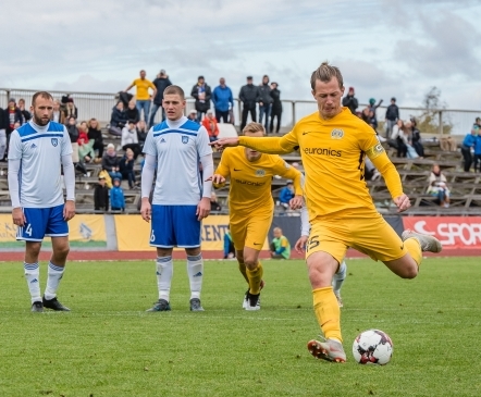 Luup peale | Penalti lõpetas Kuressaare pika võidupõua ja jättis Maardu täbarasse seisu