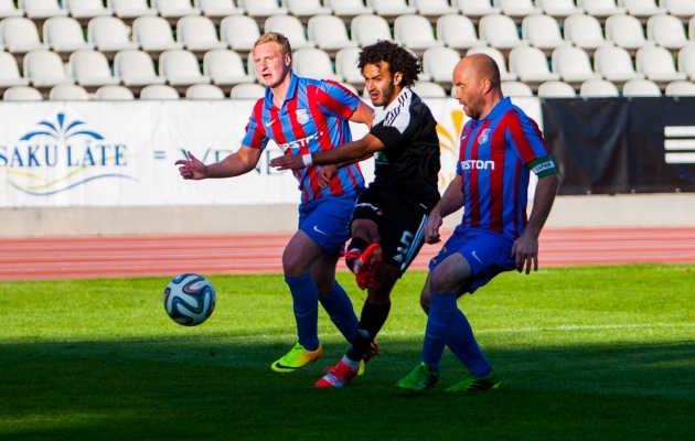 Algul pidi Omar El Hussieny Eestis Paide meestega v&otilde;itlema, hiljem kandis ise sama s&auml;rki. Foto: Gertrud Alatare