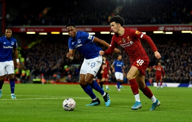 Curtis Jones esitles end Anfieldi publikule!