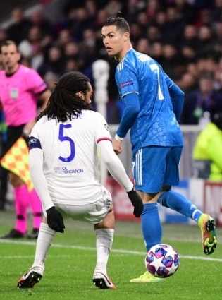 Cristiano Ronaldo (paremal) esitus oli kehvapoolne. Foto: Meistrite liiga Twitter