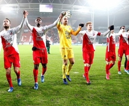 Ajax mõistis, karikafinalist ähvardas kohtuga, esiliiga liider vihastas siniseks