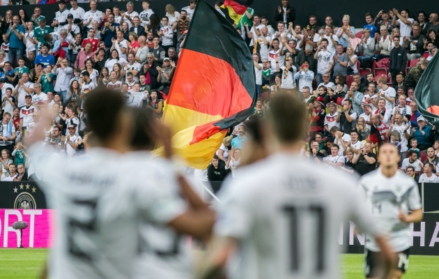 Koondisele elavad sakslased kaasa, aga isegi seal on paljud n-&ouml; p&uuml;hap&auml;evaf&auml;nnid. Foto: Brit Maria Tael