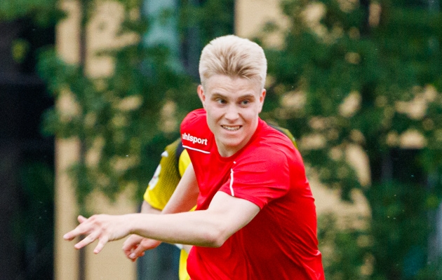 17-aastane Tallinna Legioni jalgpallur Leonid Arhipov tegi t&auml;na Viljandi Tuleviku vastu oma Premium liiga deb&uuml;&uuml;di. Foto: Oliver Tsupsman