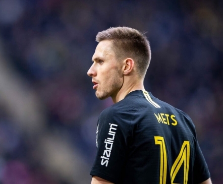 Kohutav lõpp: Mets põhjustas Malmö vastu 89. minutil saatusliku penalti