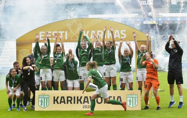 FC Flora naiskond tuli kolmandat aastat järjest Eesti karikavõitjaks. Foto: Liisi Troska / jalgpall.ee
