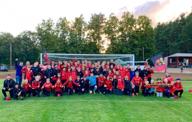 N&otilde;mme Unitedit oli Elvas toetama hulk noorm&auml;ngijaid. Foto: N&otilde;mme Unitedi Facebook