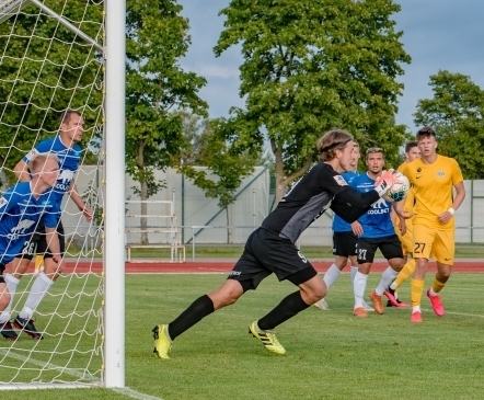Luup peale | Vallneri 90+5. minuti supertõrje päästis Kalevile hullust mängust punkti