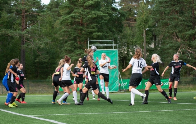 Tipphetked: Saku naised lõid Hiiul viis palli väravasse ja kaks latti
