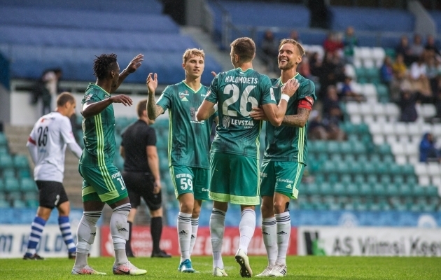 19. vooru sümboolne koosseis: Levadia riisus koore, Paidest kolm mängijat