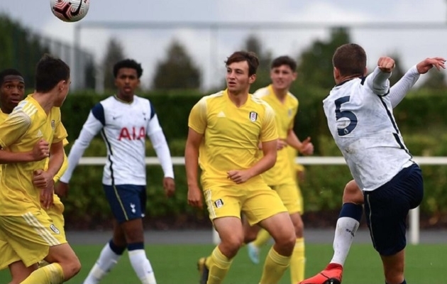 Video: Paskotši oivaline ülepuusalöök Tottenhami U18 liigadebüüdil