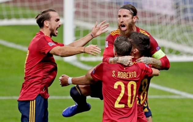 Hispaania kapten Sergio Ramos k&uuml;ll m&auml;ngu vigastuse t&otilde;ttu l&otilde;puni ei m&auml;nginud, aga neljakordse maailmameistri 6:0 pulbriks tampimise j&auml;rel on j&auml;rgmise suve EM-ile ikka p&auml;ris julge tunne minna! Foto: UEFA Twitter