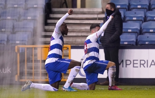  Respect ! QPR-i mängumehed tähistasid võõrsilmängus Millwalliga väravat rassismivastase põlvitamisega