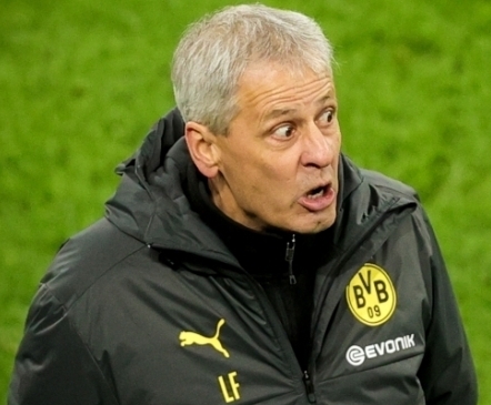 Favre kritiseeris Dortmundi sauna puhul mängijaid, Hummels aga treenerit