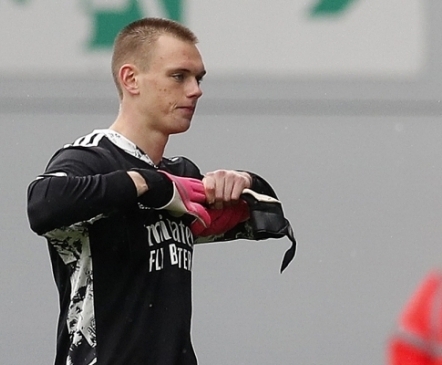 Arsenal lükkas Runarssoni kõrvale, Karl Jakob Heina roll eurosarjas tõotab suureneda