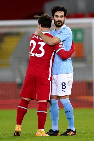 Xherdan Shaqiri (Liverpool) ja Ilkay G&uuml;ndogan (Manchester City). Foto: Scanpix / Jon Super / PA