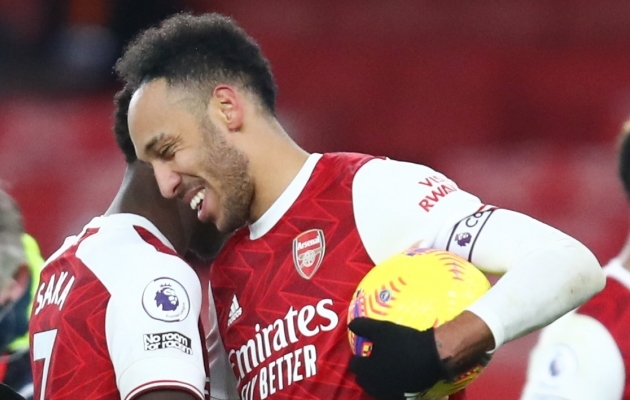 Aubameyang sai Inglismaal esimest korda platsilt lahkuda m&auml;ngupalliga. Foto: Scanpix / Julian Finney / Pool via Reuters